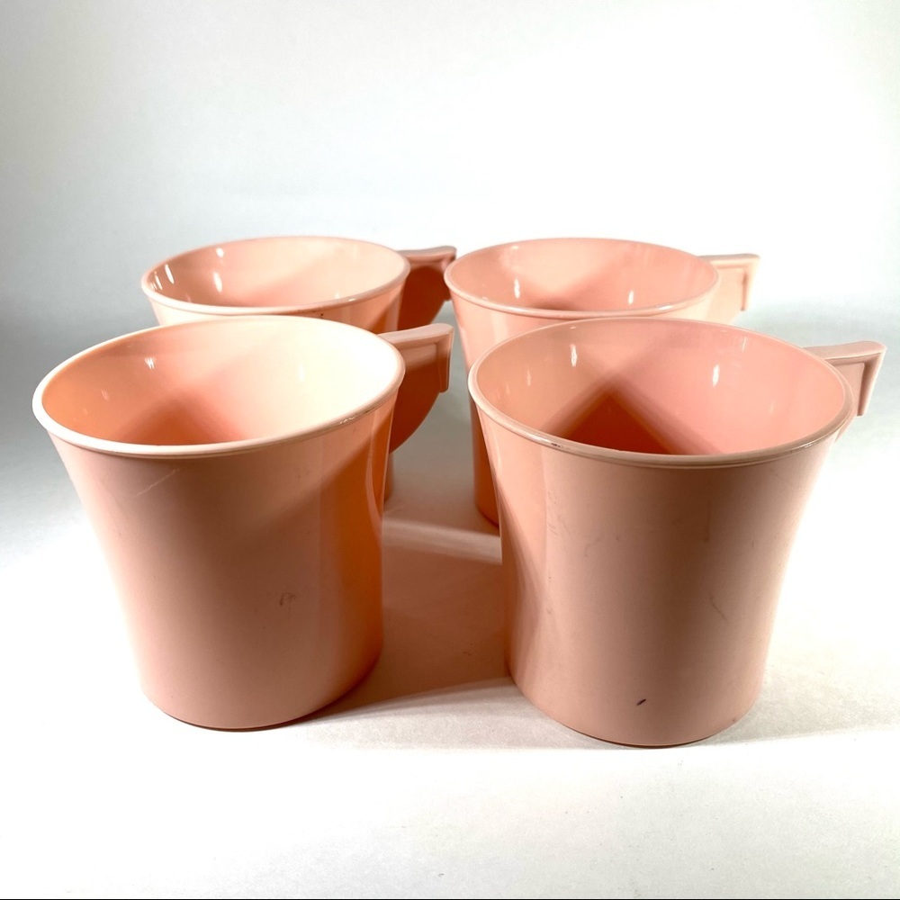 Set of 4 Casual Ware by Jerywil peach plastic cups